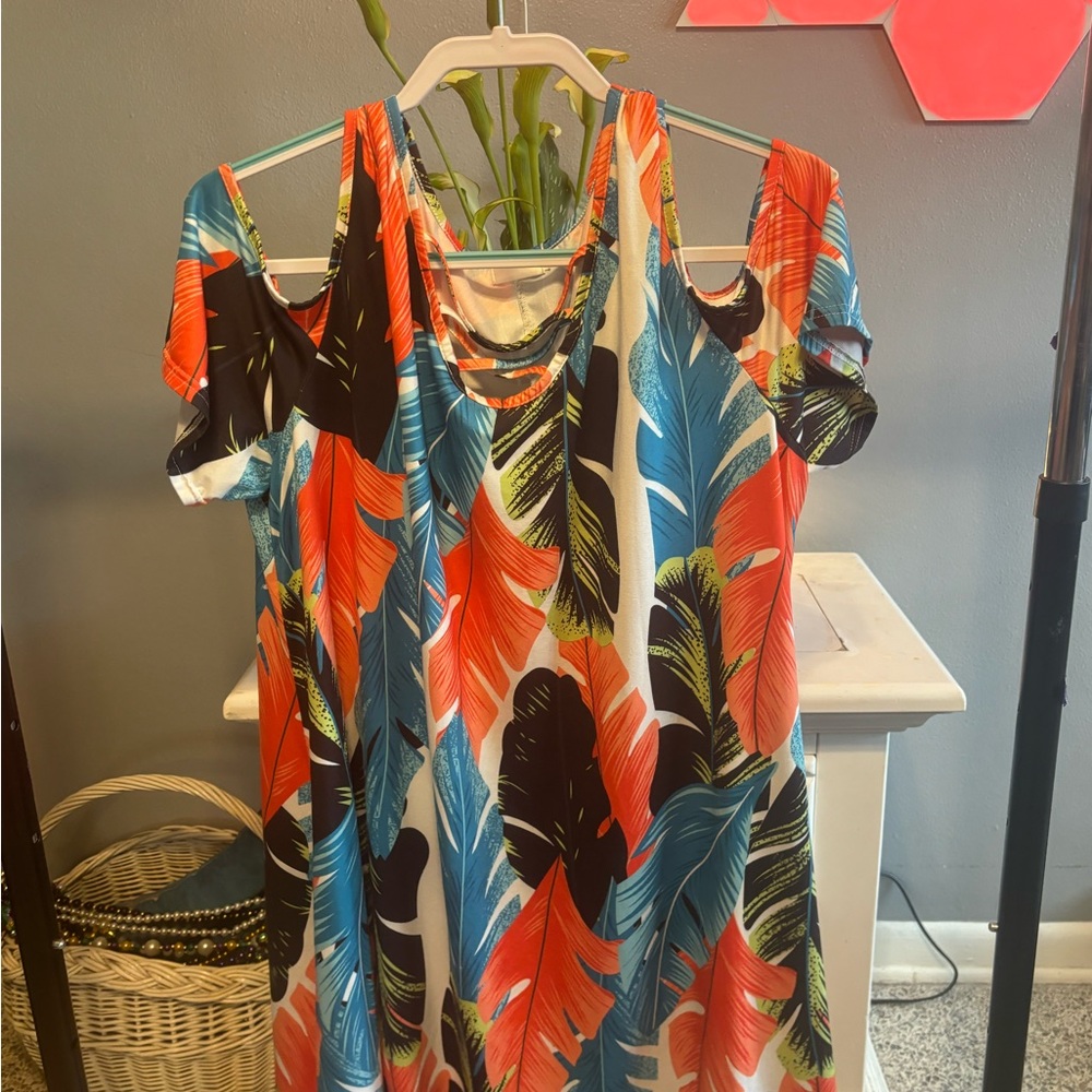 Women’s plus size cold shoulder midi dress size 3X